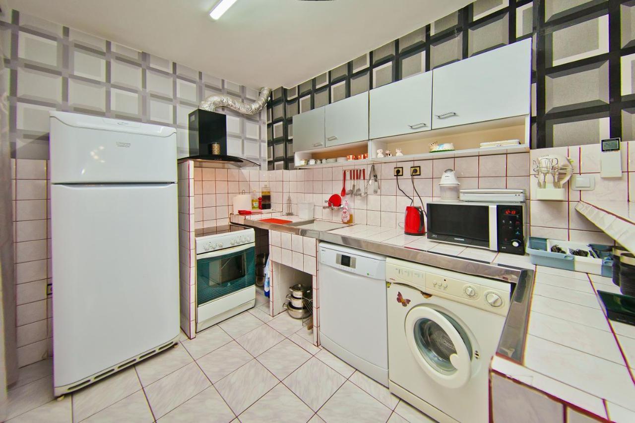 Perla 2-Bdrm In The Heart Of The City Varna Exteriör bild