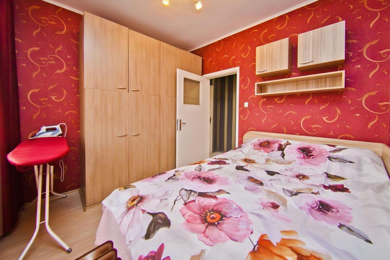 Perla 2-Bdrm In The Heart Of The City Varna Exteriör bild