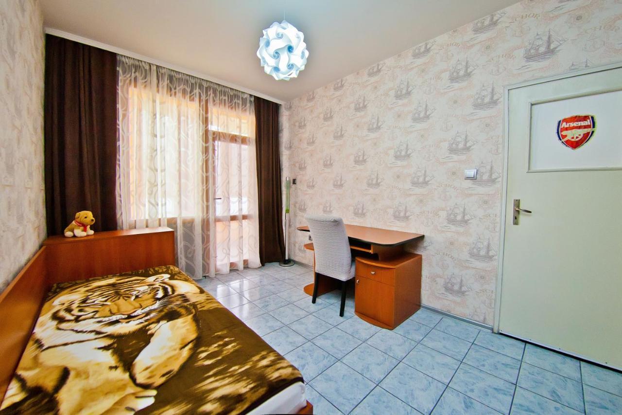 Perla 2-Bdrm In The Heart Of The City Varna Exteriör bild
